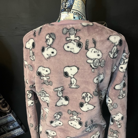 Peanuts snoopy purple polyester pajama top - Picture 4 of 5